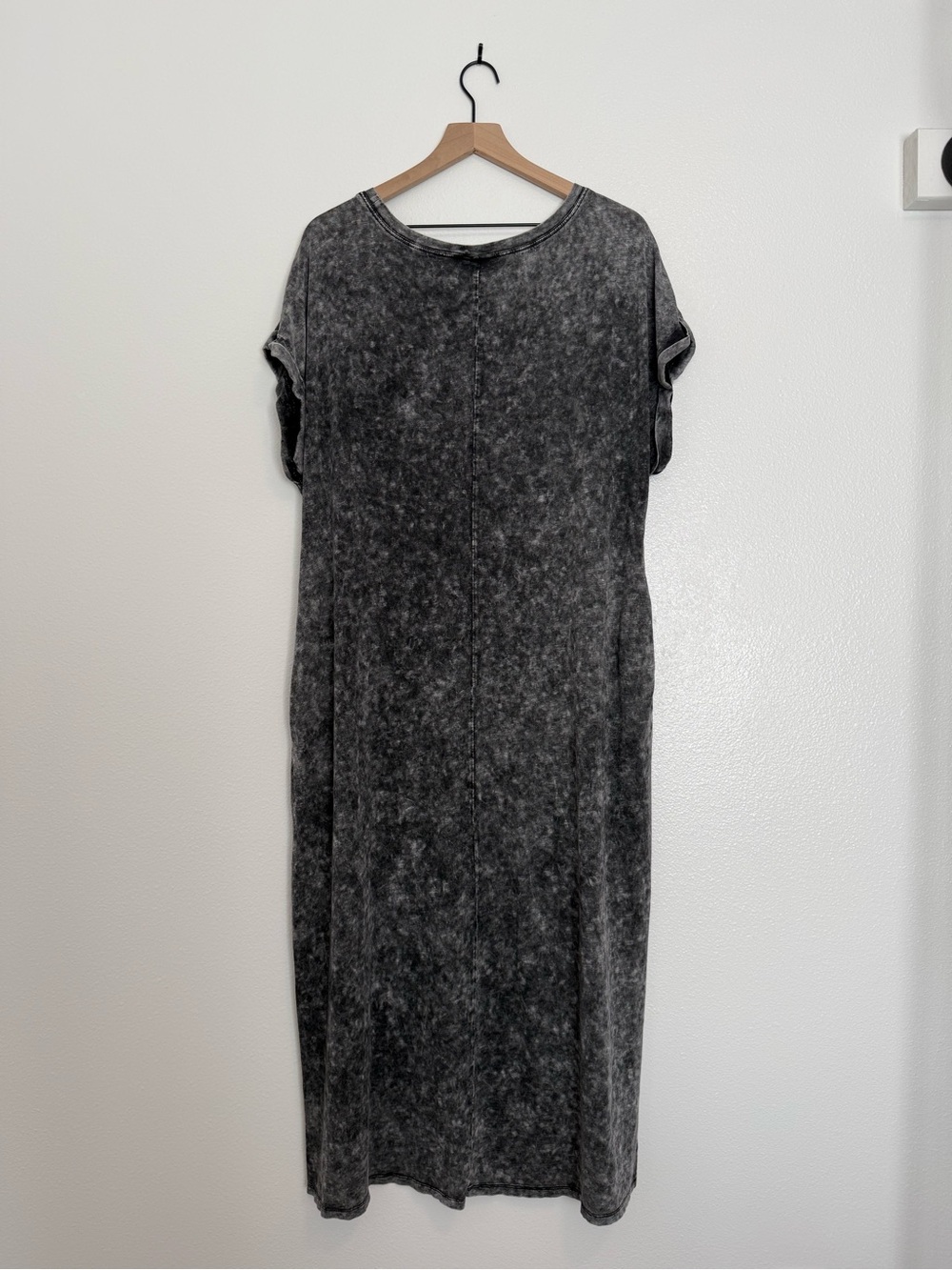 Torrid - Jersey Black Mineral Wash Snake Flower Short Sleeve Tee Shirt Dress 1X - Picture 3 of 11